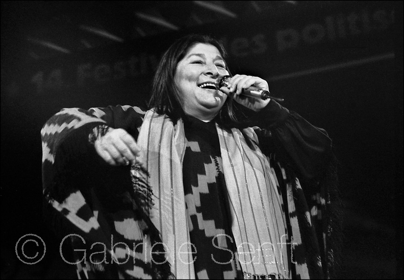 1984 Mercedes Sosa beim 14. Festival des Politischen Liedes in Berlin