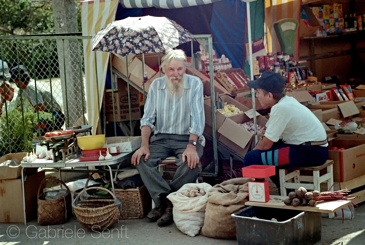 1997 im Juli in Litauen - auf dem Markt in Ignalina 1 | Copyright by Gabriele Senft