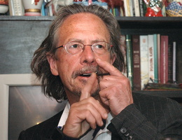 2007 Peter Handke im Kosovo