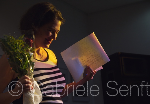 16.12. 2014 - jW Ladengalerie - Lange Nacht der DDR Literatur, dabei Esther Zimmering, die u.a. Gedichte von Max Zimmering las.