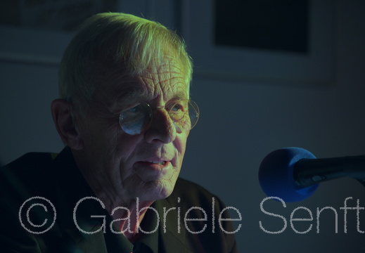 16.12. 2014 - jW Ladengalerie - Lange Nacht der DDR Literatur, dabei Rolf Becker.