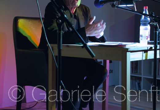 16.12. 2014 - jW Ladengalerie - Lange Nacht der DDR Literatur, dabei Rolf Becker.