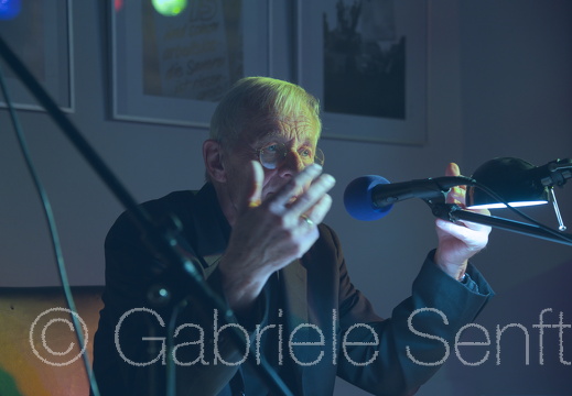 16.12. 2014 - jW Ladengalerie - Lange Nacht der DDR Literatur, dabei Rolf Becker.