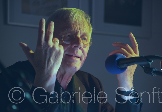 16.12. 2014 - jW Ladengalerie - Lange Nacht der DDR Literatur, dabei Rolf Becker.