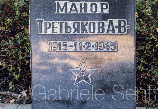 08.02.2015 Grabmal auf dem sowjetischen Ehrenfriedhof Lebus