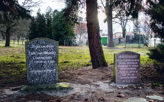 März 2015 privat angelegte sowjetische Gräber von 1945 in Reitwein