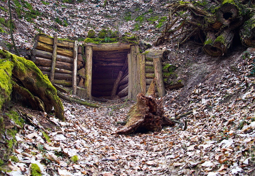 März 2015 - denkmalgeschützter Unterstand der Roten Armee 1945