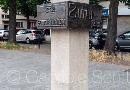 Juni 2020 Berlin Köpenick, Ortsteil Adlerhof, Platz der Befreiung 