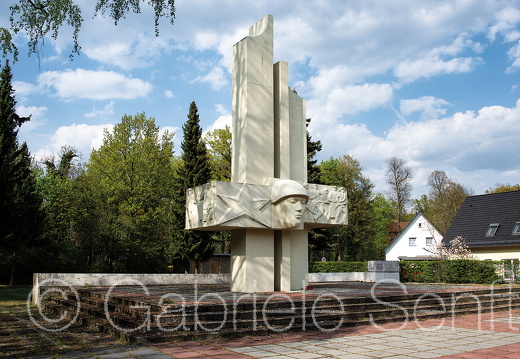 April  2020 sowjetischer Ehrenfriedhof von Lübben