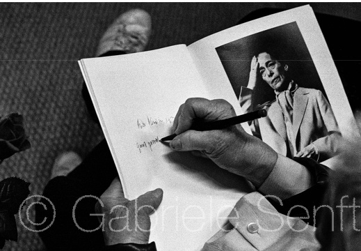 Eva Kemlein signiert