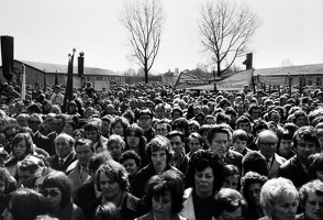 1975 Gedenken im ehemaligen KOnzentrationslager Sachsenhausen 