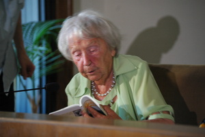 um (196)