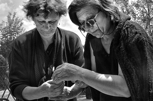 Mai 2012 Jasmina Zivkovic und ihre Schwester Nevenka 