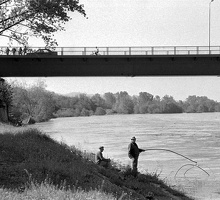 Sommer 2001 Angler an der neue Brücke 