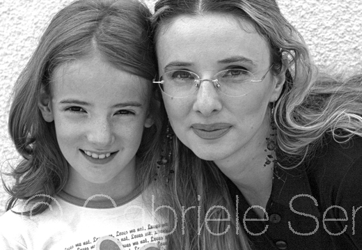 Mai 2004  Milica und Gordana Stankovic