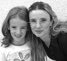 Mai 2004  Milica und Gordana Stankovic
