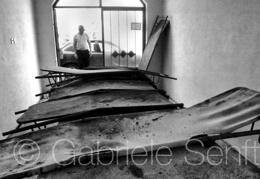 Sommer 2001 Raum in der Friedhofskapelle von Varvrin