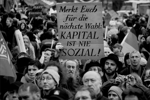 045. Demo gegen Krisenpolitik (211)