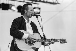 19.06.1988  Hannes Wader bei der Friedenswochw in Berlin Weissensee