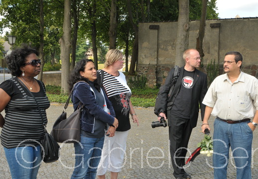 23.08.2013 mit Kubanerinnen in der Gedenkstätte Ravensbrück