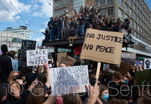 06.06.2020 Black lives matter Demo am Alexanderplatz